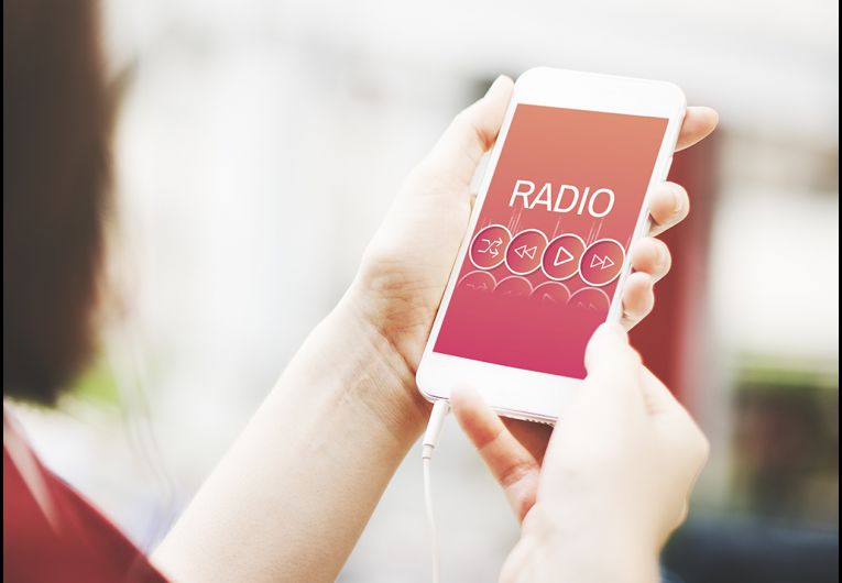 How to Combine Radio Advertising and Social Media